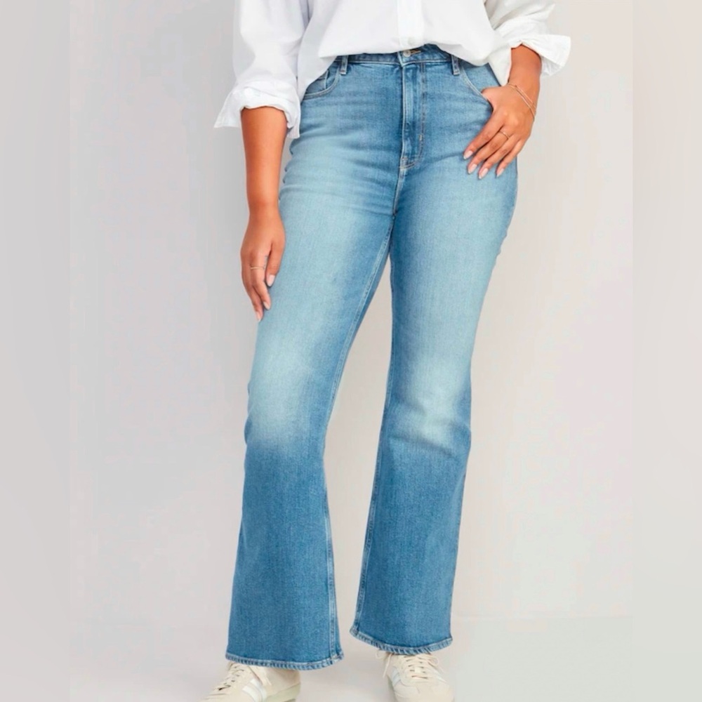 New “Old Navy” Distressed Flare Jeans with higher High-Waist